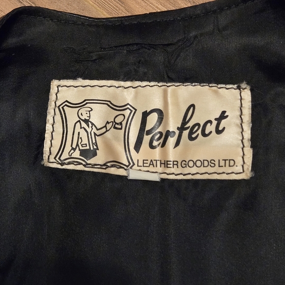 Men's Black Leather Vest by Perfect Leather Goods - Picture 3 of 8